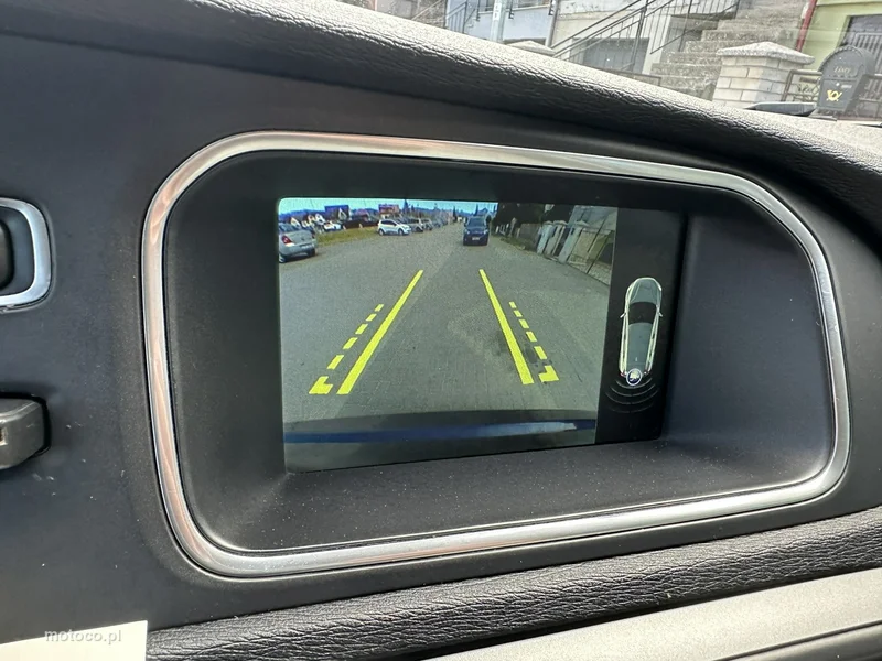 Volvo V40 23