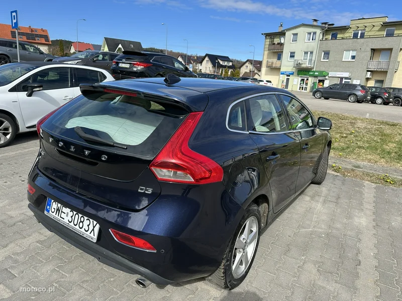 Volvo V40 4
