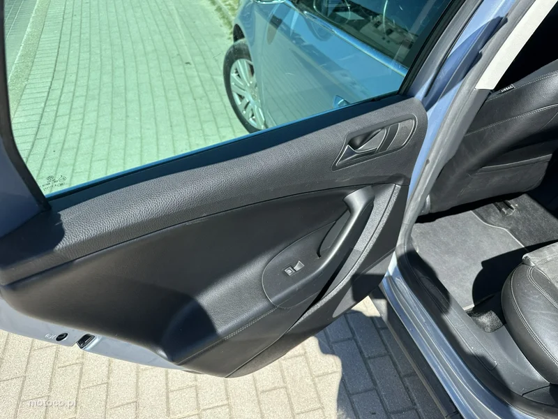 Volkswagen Passat B7 12