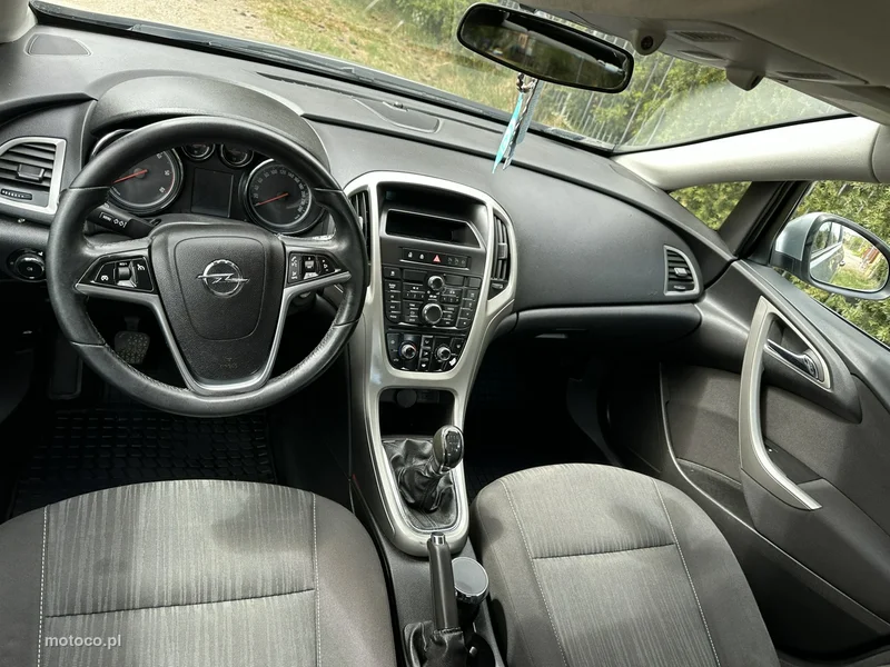 Opel Astra J 10