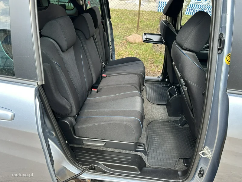 Mazda 5 12