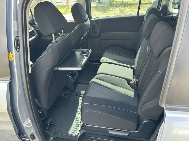 Mazda 5 8
