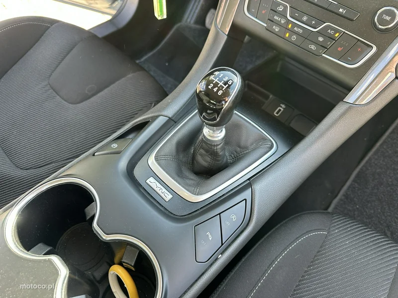 Ford Mondeo V 17