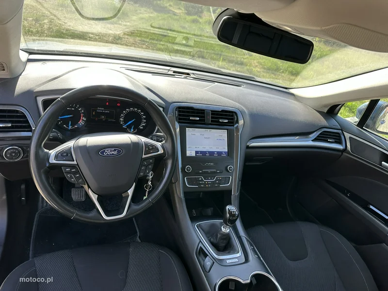 Ford Mondeo V 8