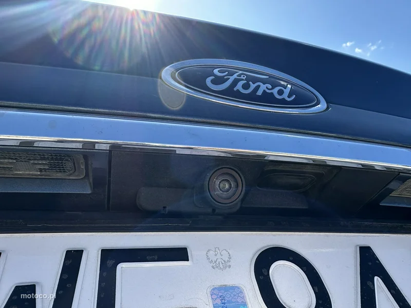 Ford Mondeo V 9