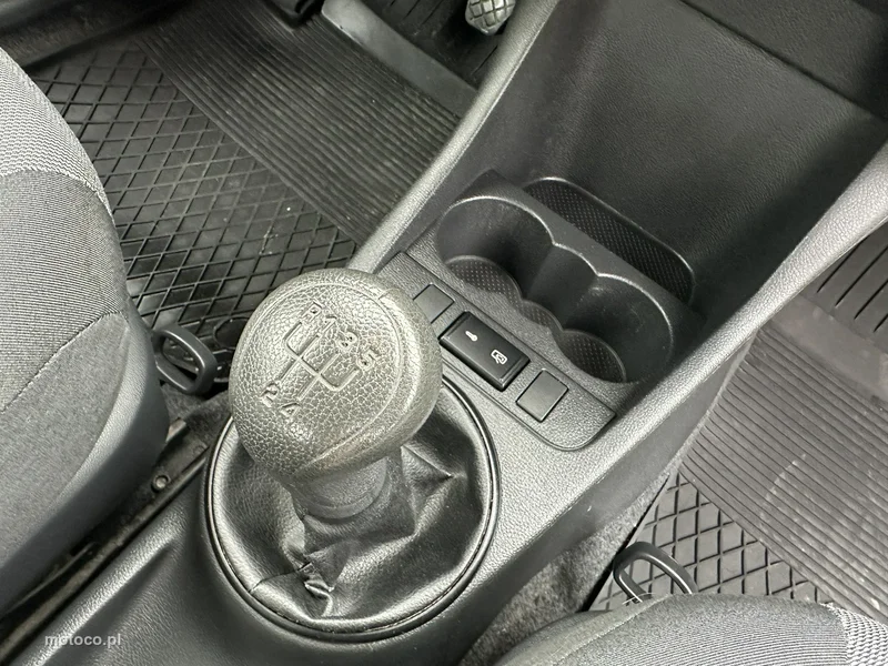 Skoda Fabia II 23