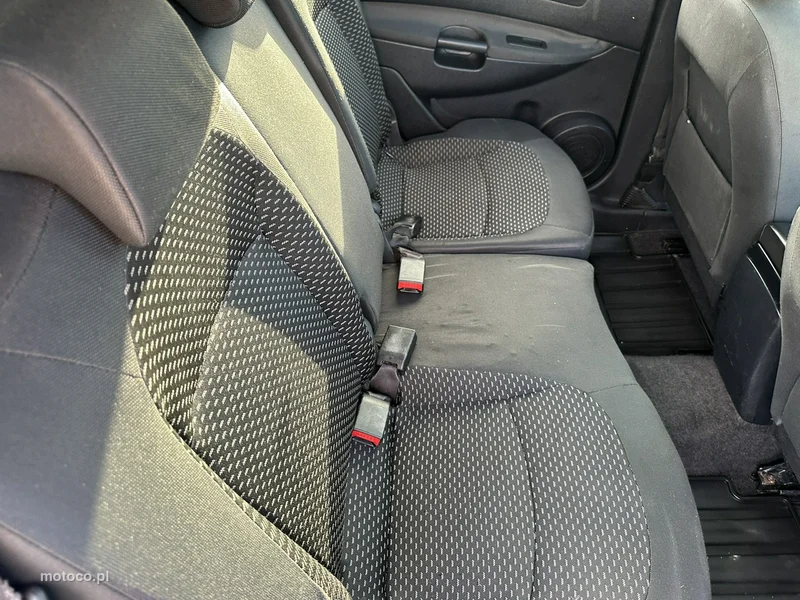 Nissan Qashqai+2 14