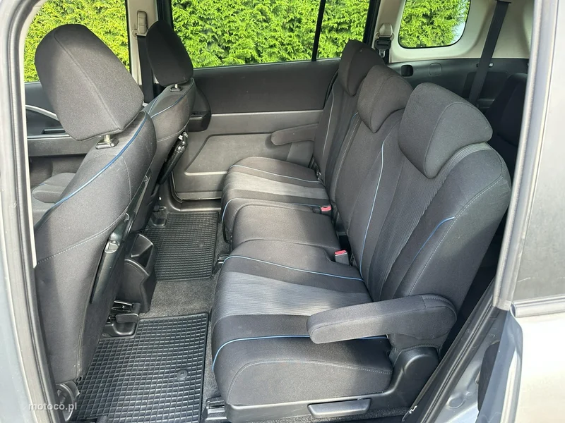 Mazda 5 11