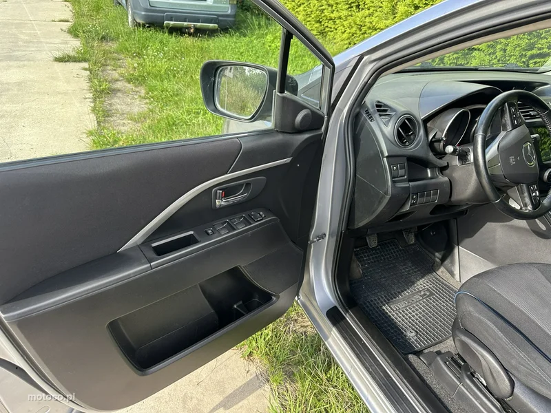 Mazda 5 9