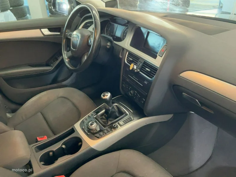 Audi A4 B8 8