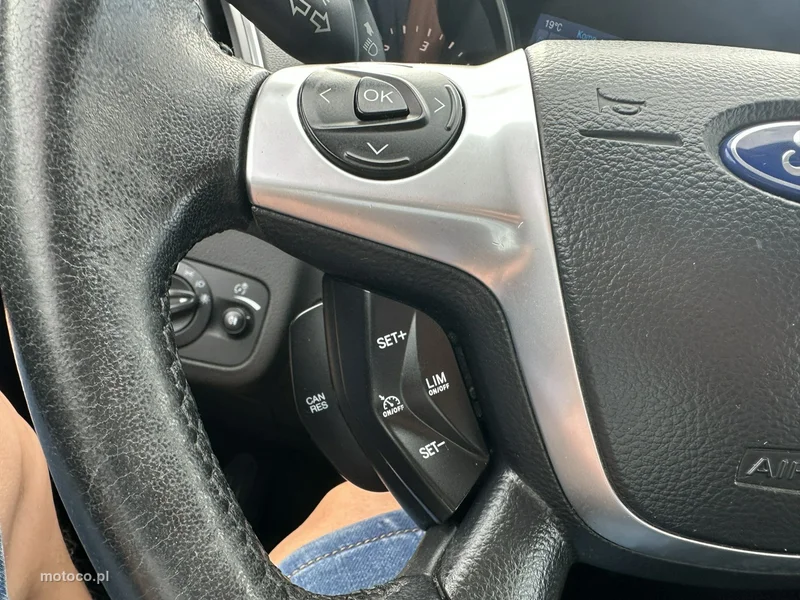 Ford Kuga II 22