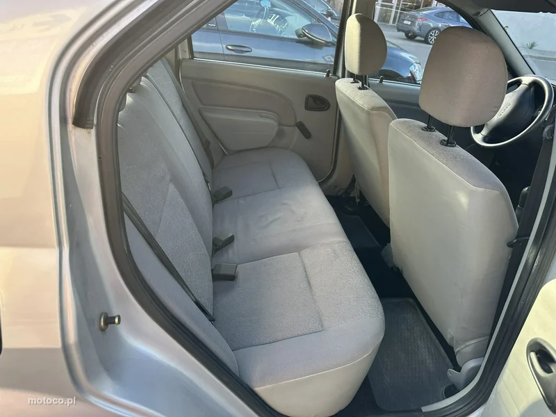 Dacia Logan 16
