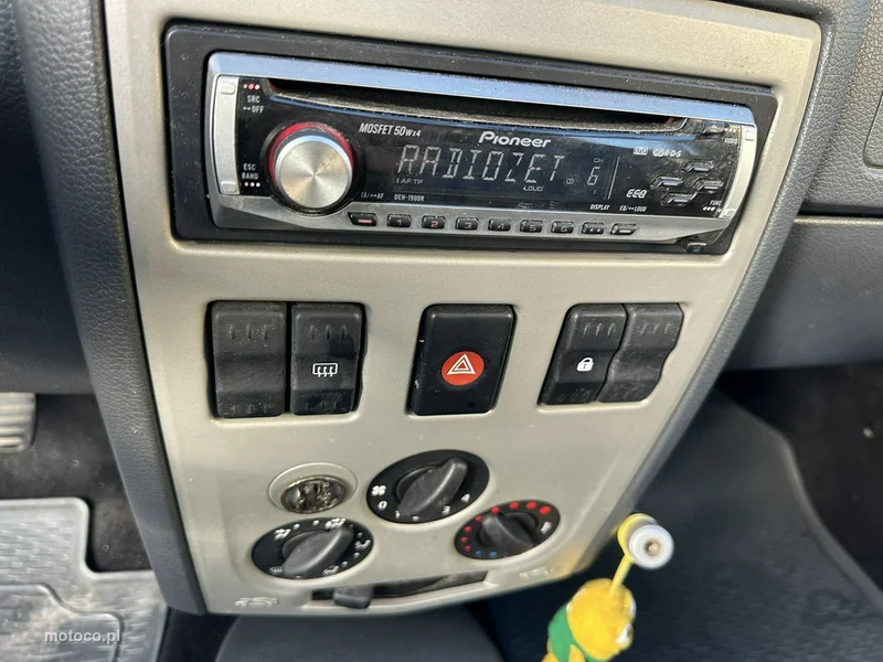 Dacia Logan 23