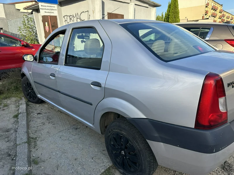 Dacia Logan 8