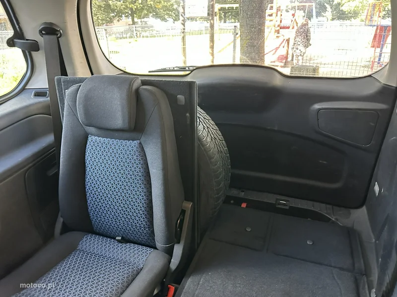 Ford Galaxy II 12