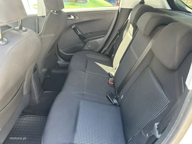 Peugeot 208 13