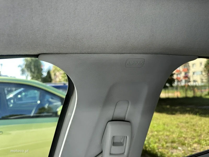 Peugeot 208 24