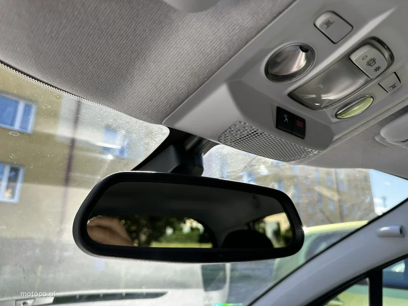 Peugeot 208 25
