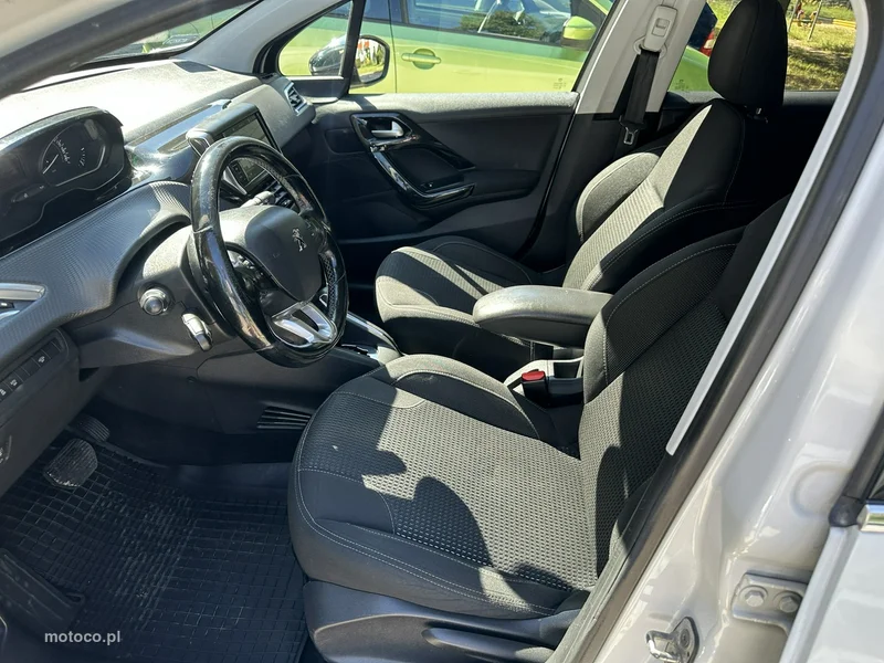 Peugeot 208 9