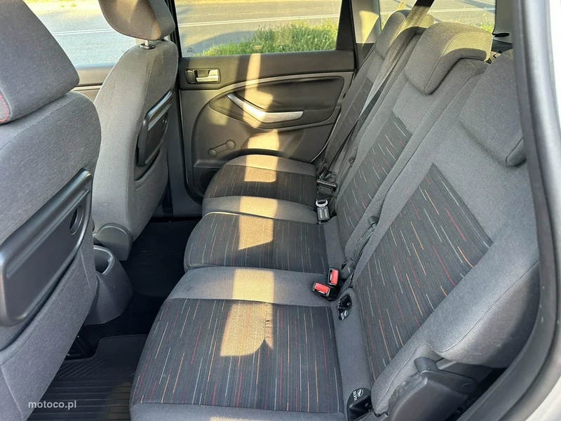 Ford C-Max I 11