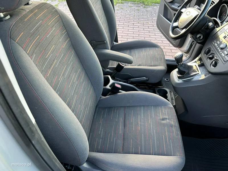 Ford C-Max I 18