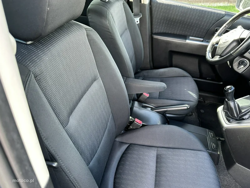 Mazda 5 15