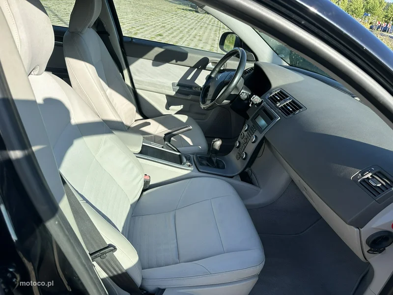 Volvo V50 6