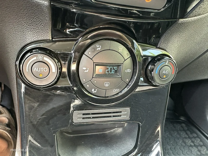 Ford Fiesta VI 22