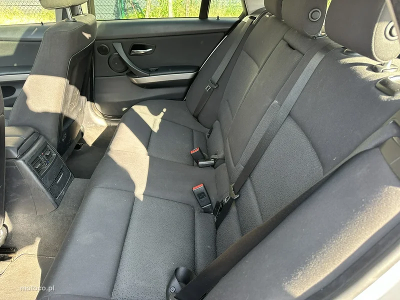 BMW Seria 3 E90 318 11