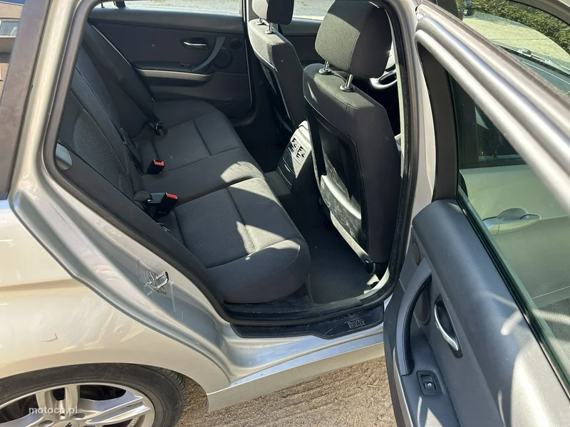 BMW Seria 3 E90 318 15