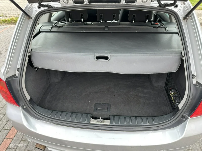 BMW Seria 3 E90 318 15