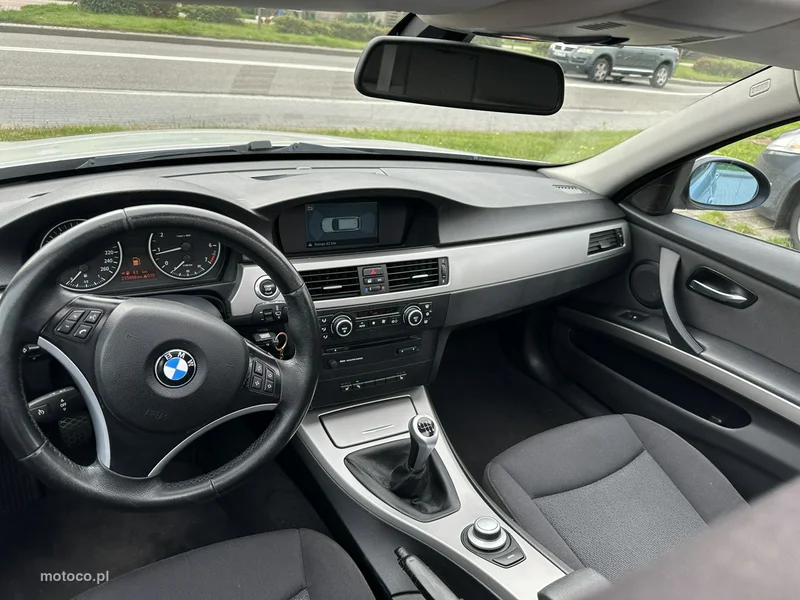 BMW Seria 3 E90 318 21