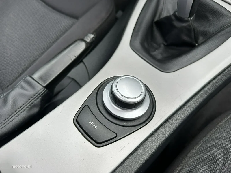 BMW Seria 3 E90 318 24