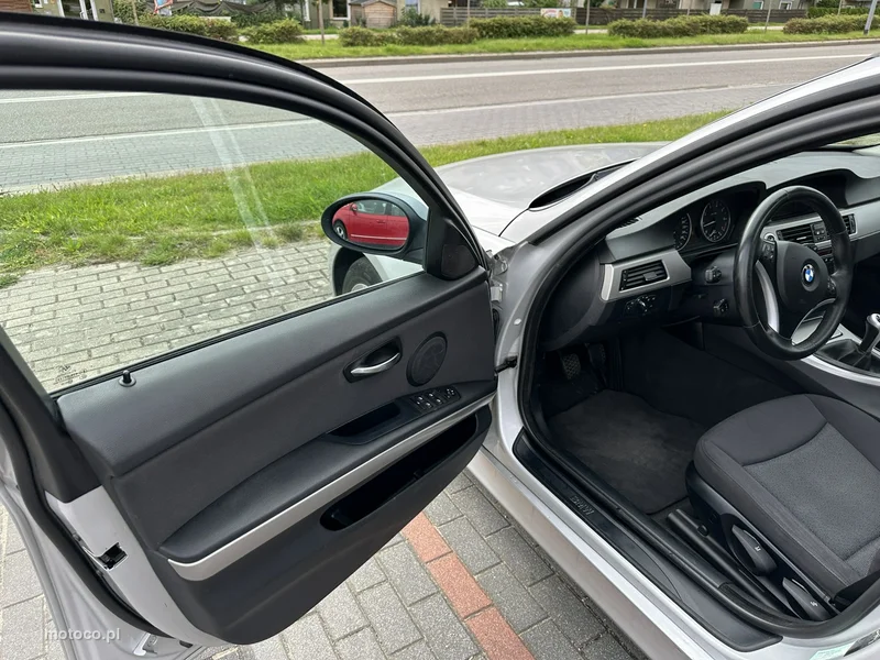 BMW Seria 3 E90 318 7