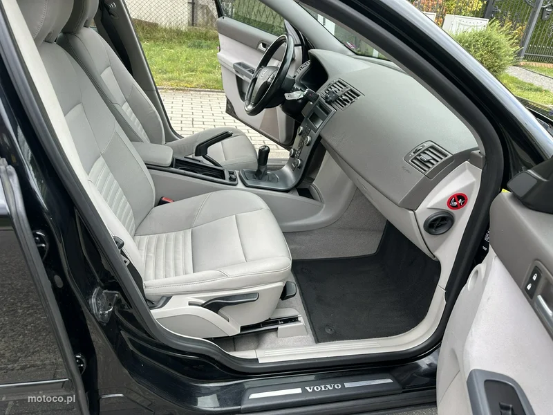 Volvo V50 16