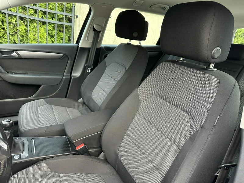 Volkswagen Passat B7 12