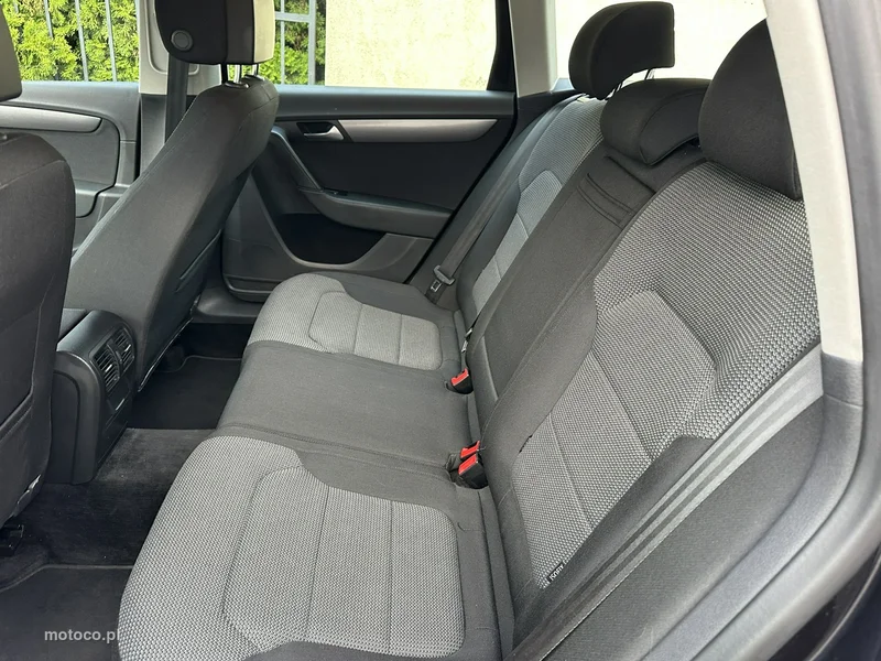 Volkswagen Passat B7 13