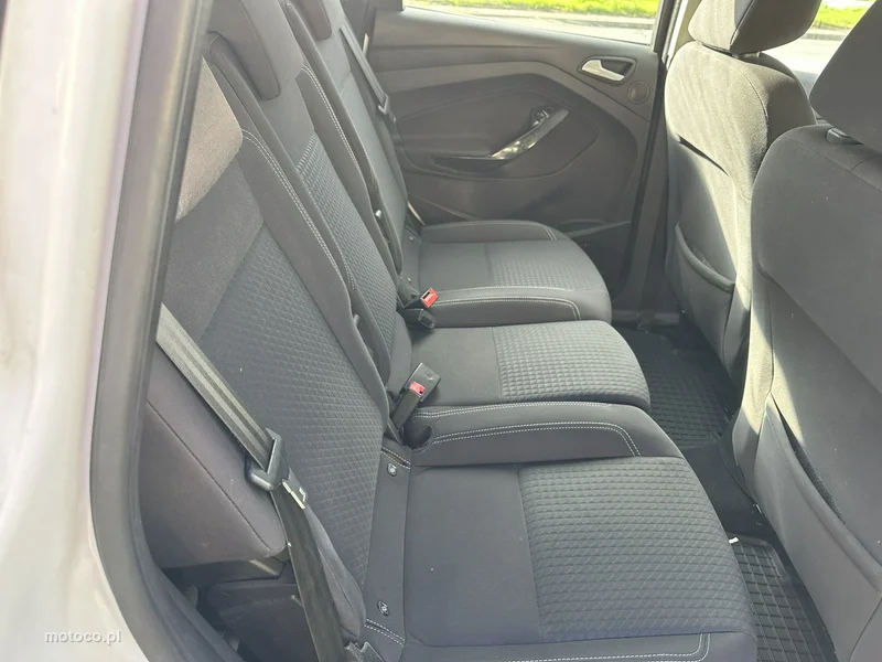 Ford C-Max II 12