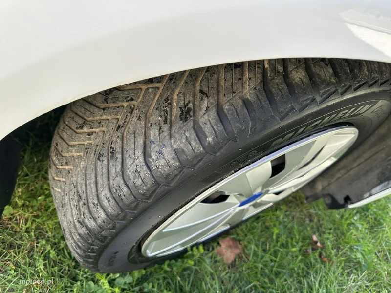 Ford C-Max II 3