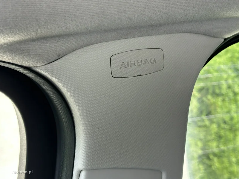Ford C-Max II 21
