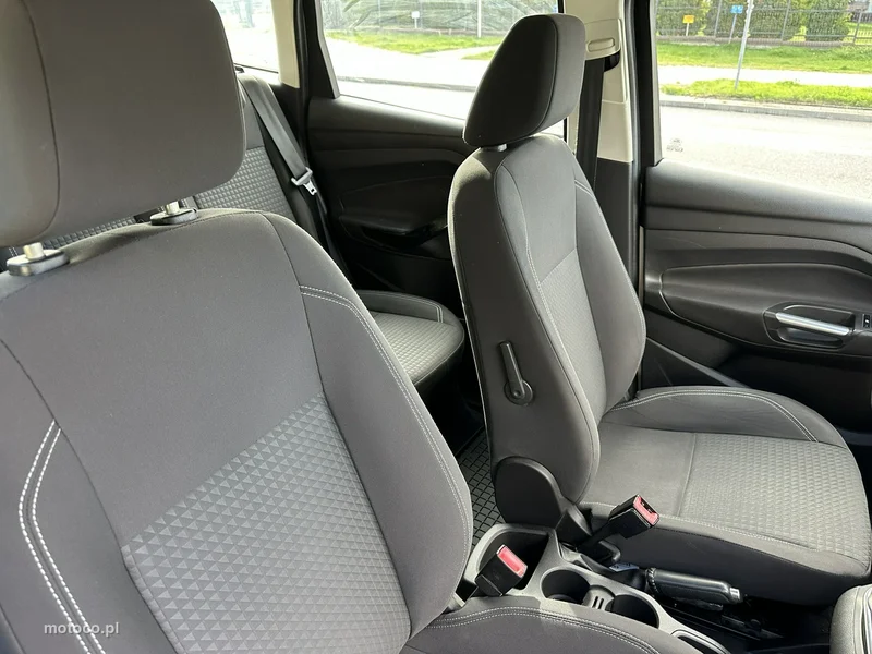 Ford C-Max II 10