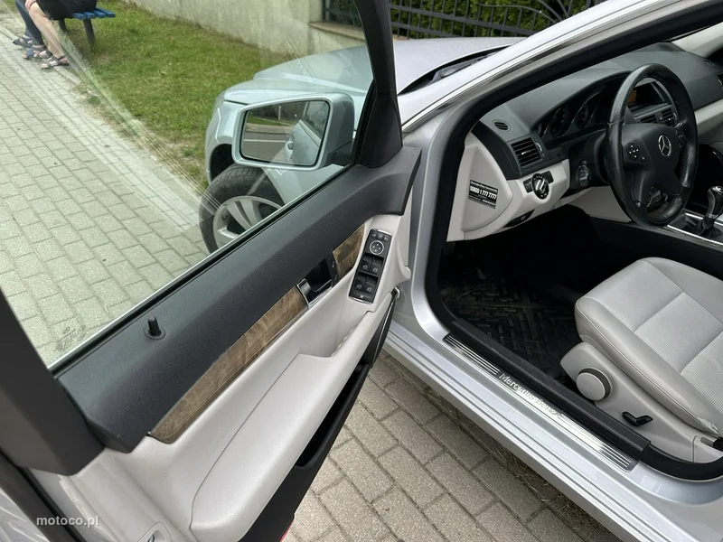 Mercedes-Benz Klasa C W204 C 180 14