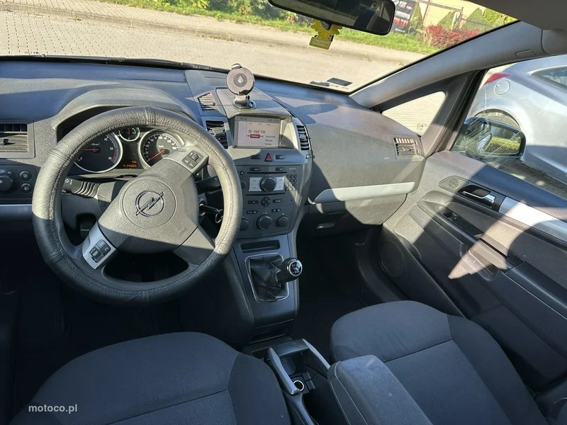 Opel Zafira B 11