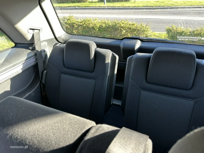Opel Zafira B 12