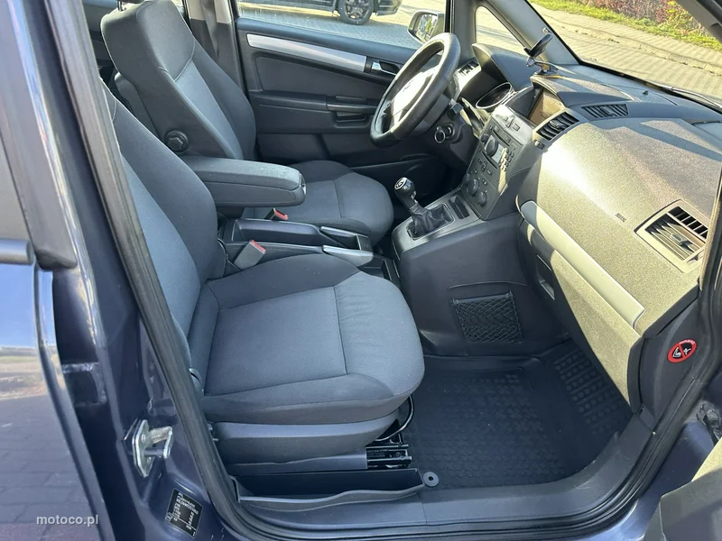 Opel Zafira B 15