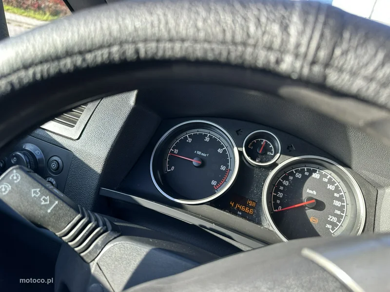 Opel Zafira B 18