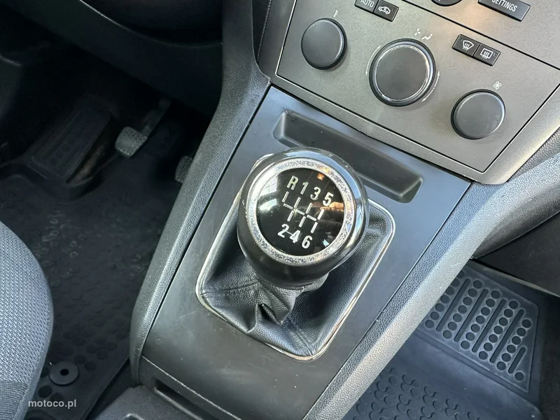 Opel Zafira B 19