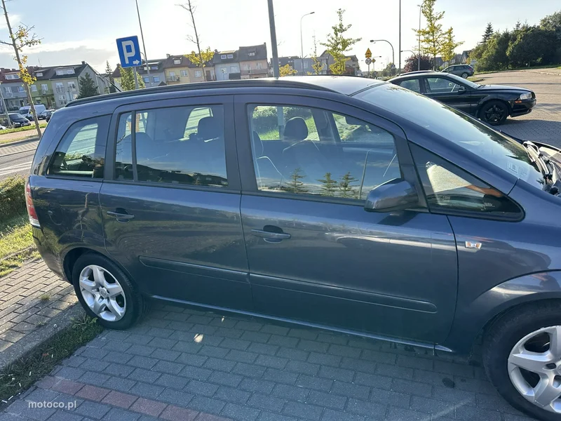 Opel Zafira B 3