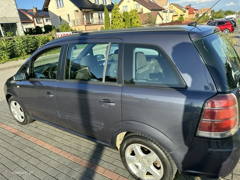 Opel Zafira B 6