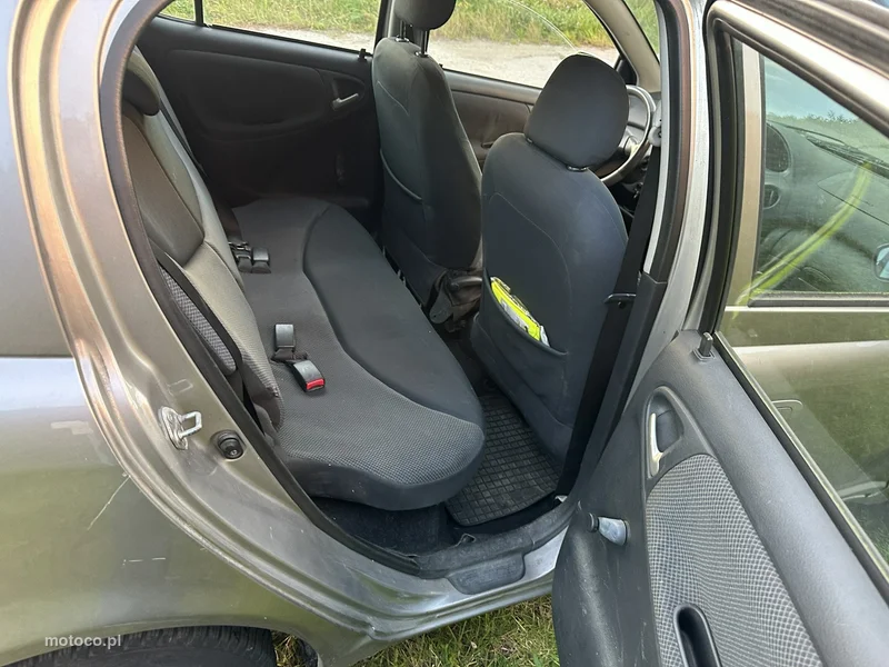 Toyota Yaris XP10 10
